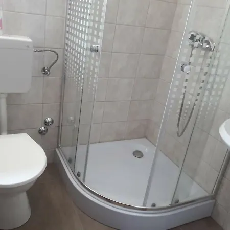 Rozsavirag Vendeghaz *